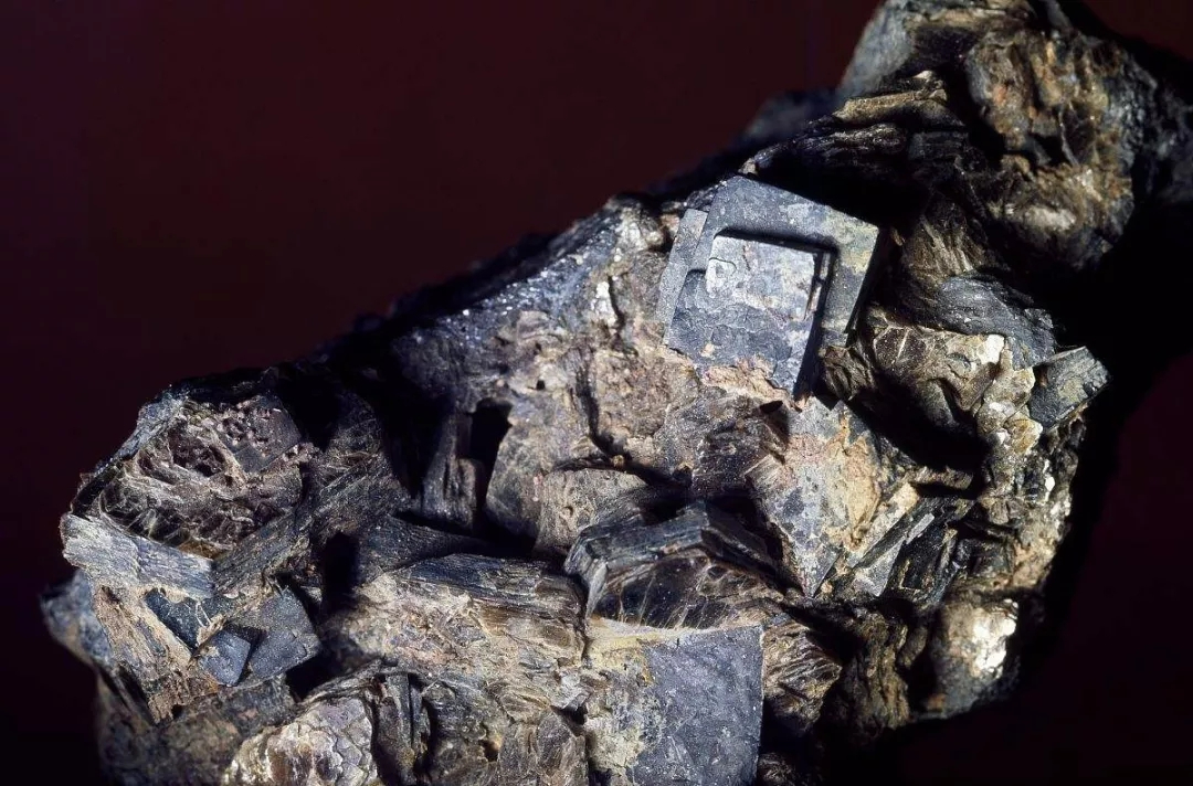 伴生放射性矿开发利用企业环境辐射监测及信息公开办法（试行）